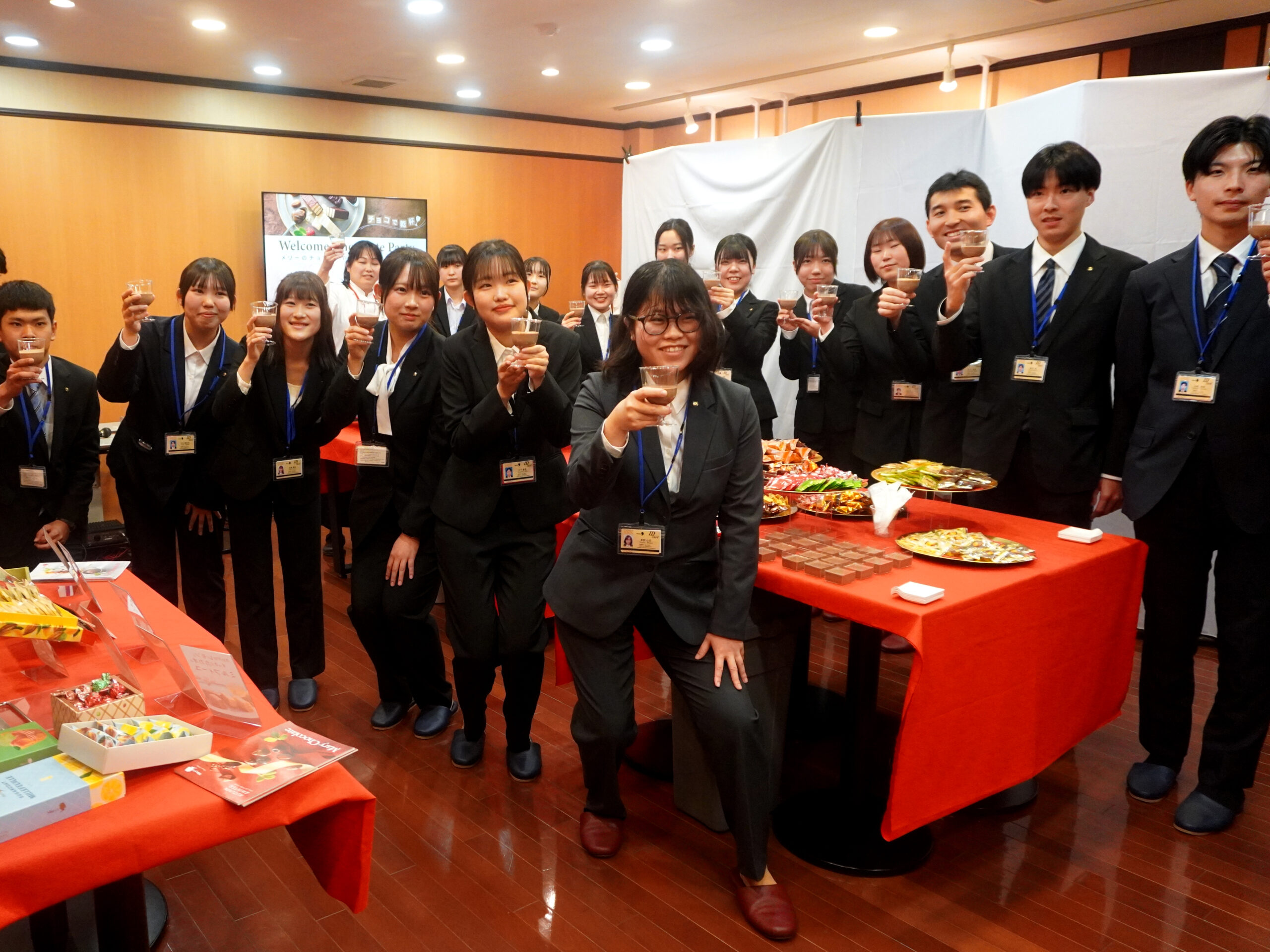 メリーチョコレートが新入社員歓迎会を「チョコで乾杯」で実施